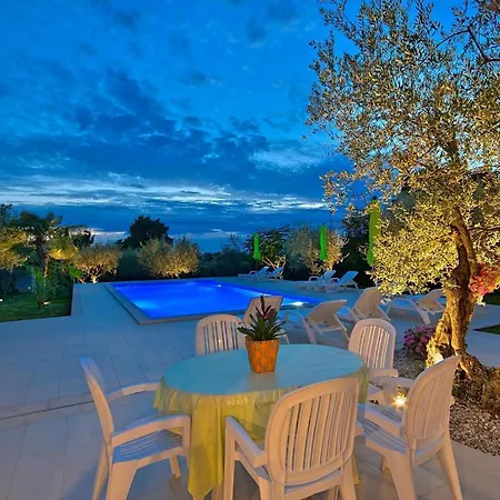Livija 4 Mit Pool Und Meerblick Apartment
