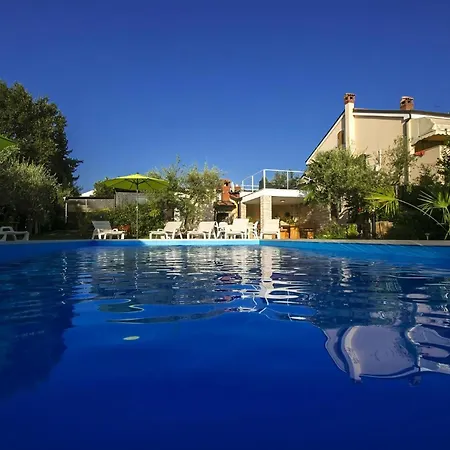 Apartment Livija 4 Mit Pool Und Meerblick Porec