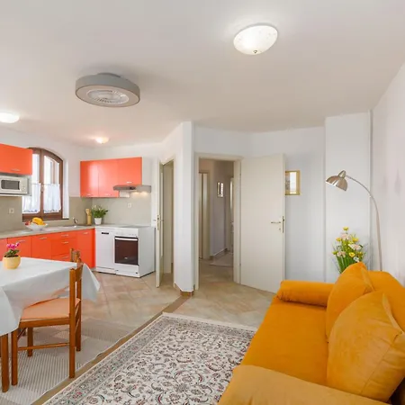 Livija 4 Mit Pool Und Meerblick Apartment Porec