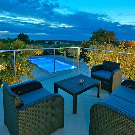 Livija 4 Mit Pool Und Meerblick Apartment *